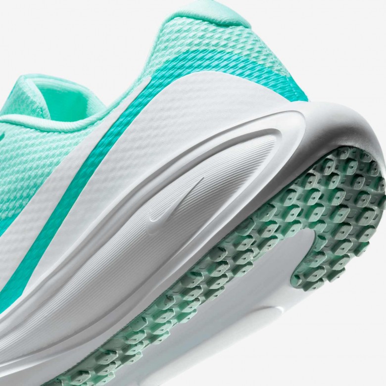 Nike Revolution 8 Nike Revolution 8