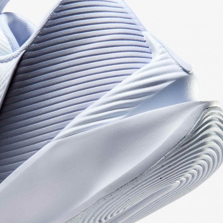 Nike G.T. Jump Academy Nike G.T. Jump Academy